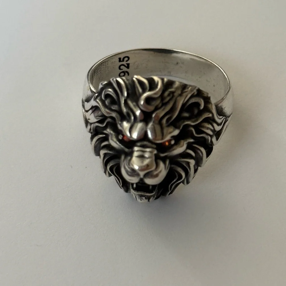 925 Silver lion ring with red cubic zirconia cz stones eyes size 12